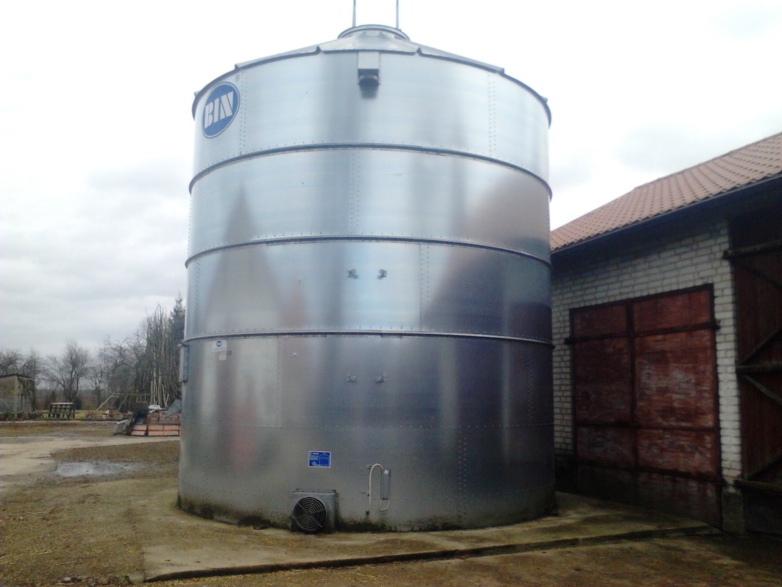 Sprzedam Silos BIN 60R + dmuchawa — zdjęcie 4