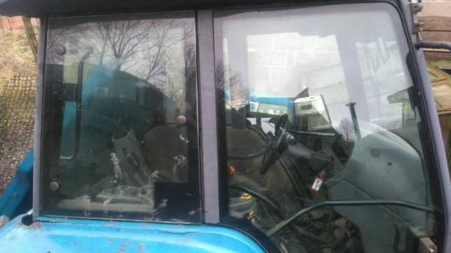 Elementy kabina,kabina New Holland 8670,8770,8870,8970 części — zdjęcie 2