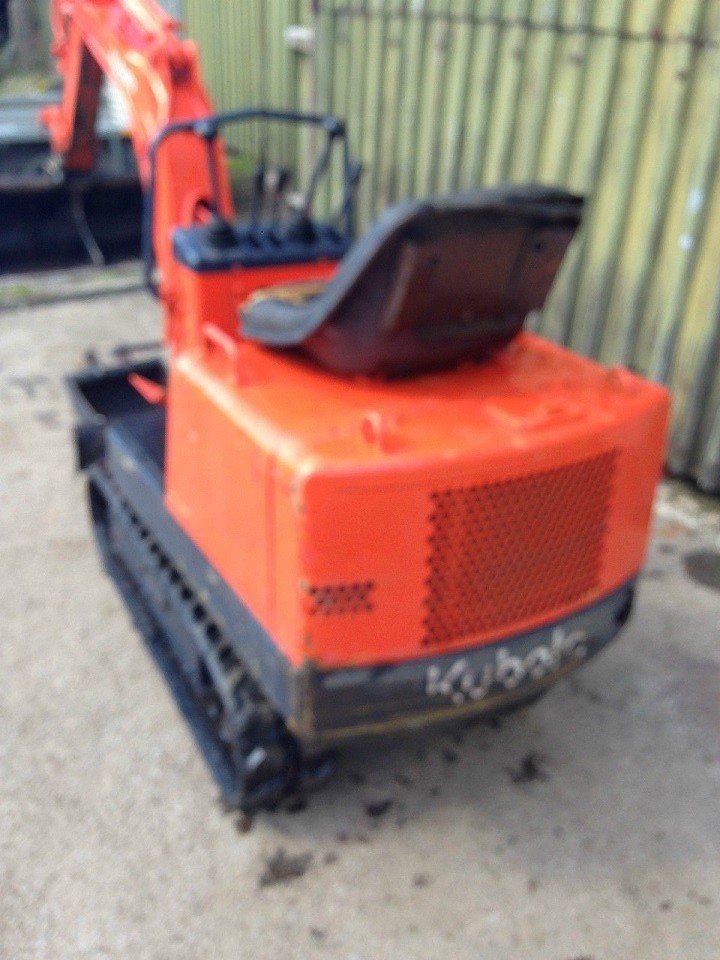 Mini koparka Kubota OO7 KH + 2 lopata — zdjęcie 2