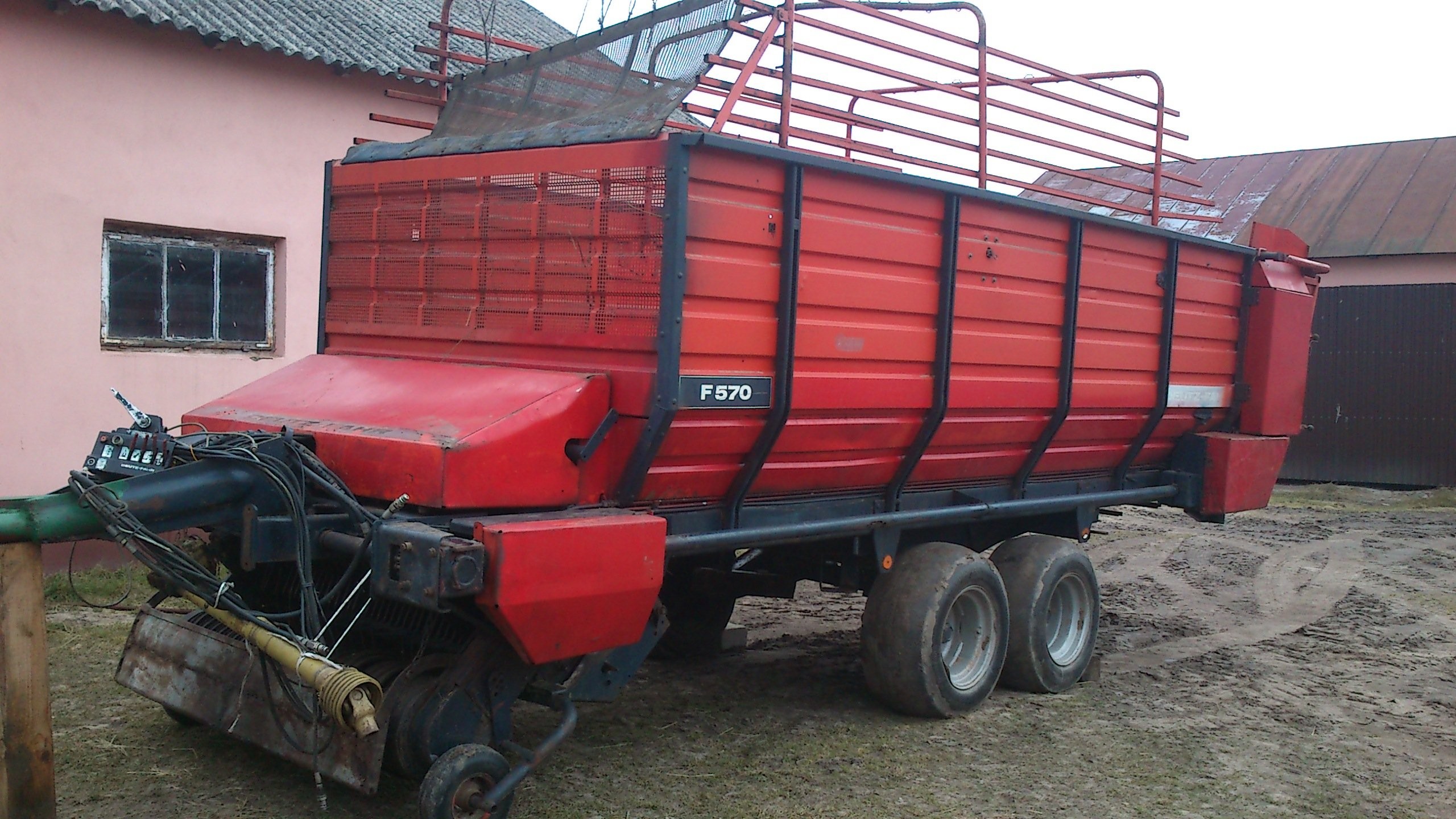 Przyczepa samozbierająca Deutz Fahr F 570 — zdjęcie 1