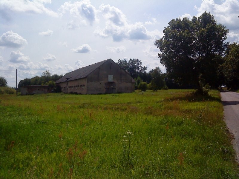Sprzedam budynki gospotarcze na powierzchni 3.40ha — zdjęcie 2