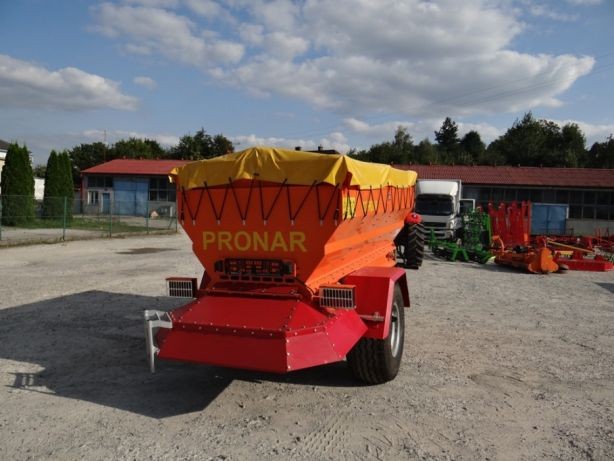 Posypywarka PRONAR T 132 — zdjęcie 4