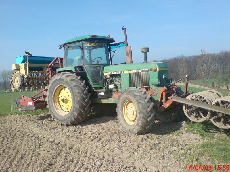 John Deere 4240 — zdjęcie 1