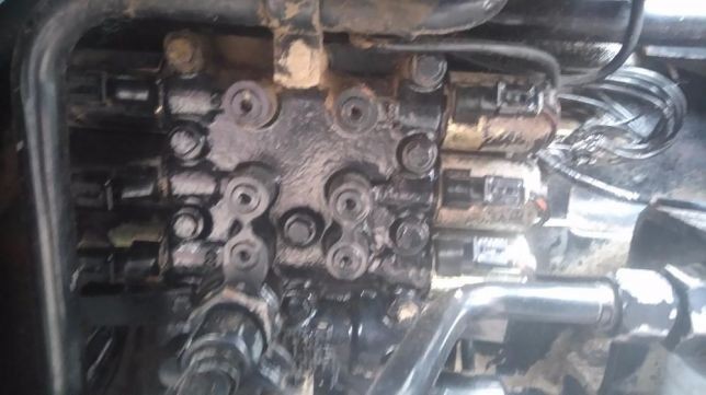 Czesci skrzyni biegów new hollan 8670,8870,8970,ford g 190,170