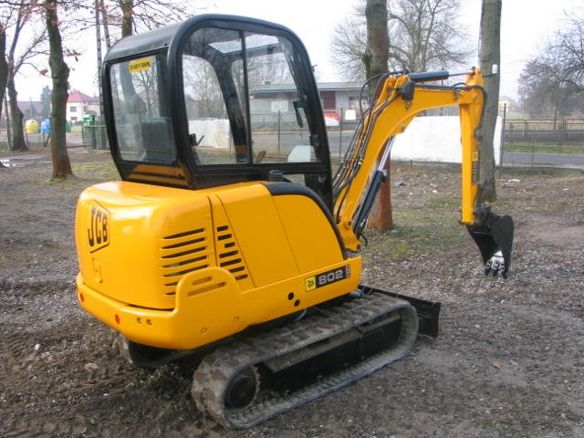 Mini koparka JCB 802 z 2001 roku - sprzedam — zdjęcie 5