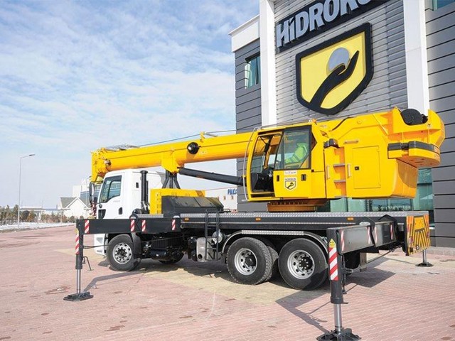 Dźwig mobilny HIDROKON HK 60 22 T2 - 20 ton — zdjęcie 1