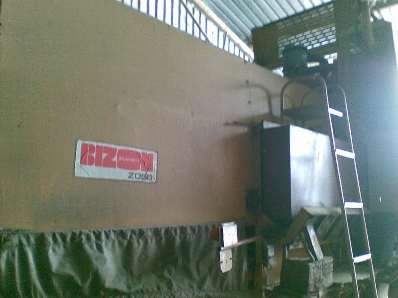 Sprzedam kombaj zbozowy Bizon Super z056 — zdjęcie 3