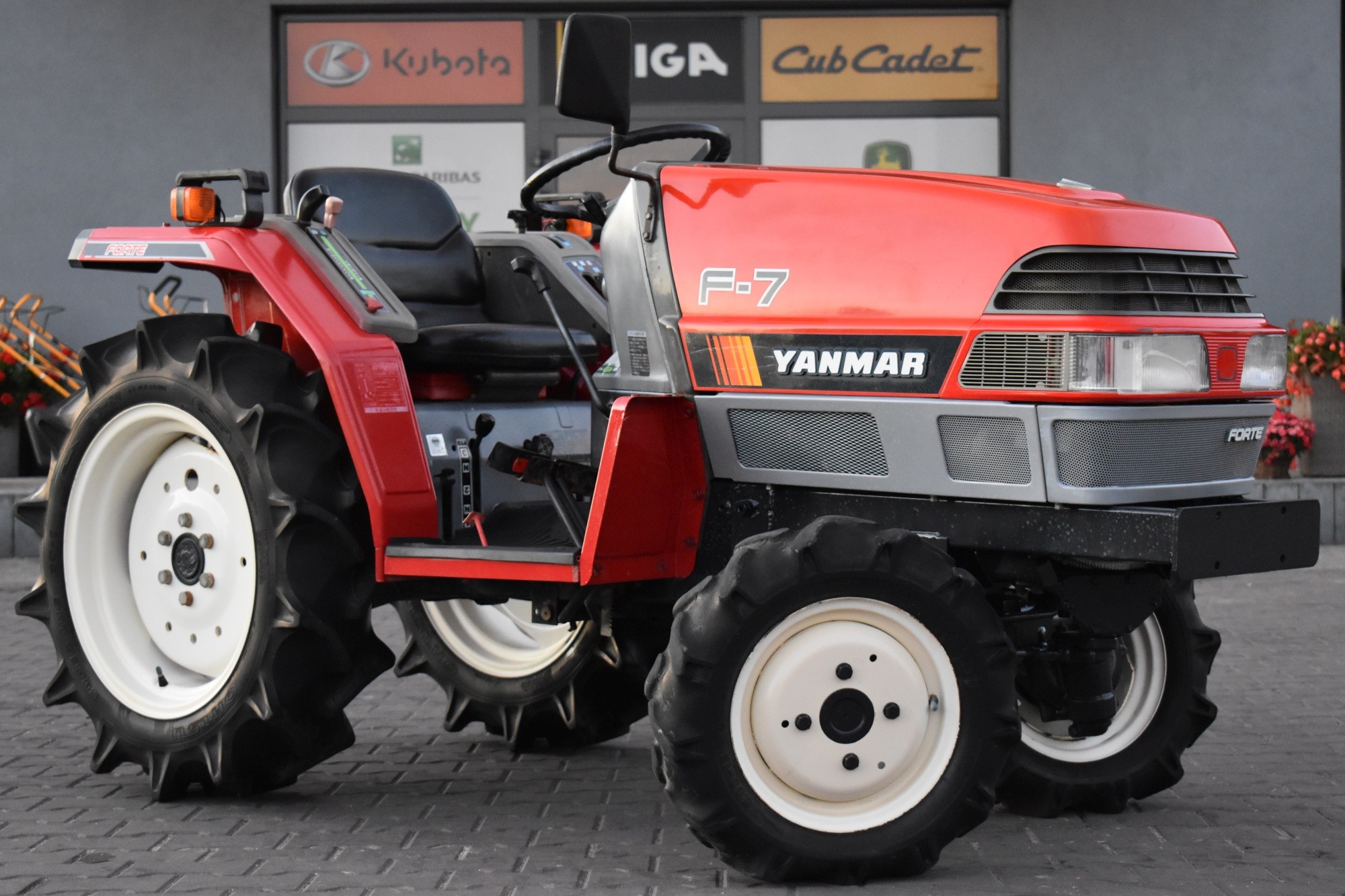 agrohobby traktor ciągnik do upraw YANMAR F7 diesel 4WD 17KM — zdjęcie 1