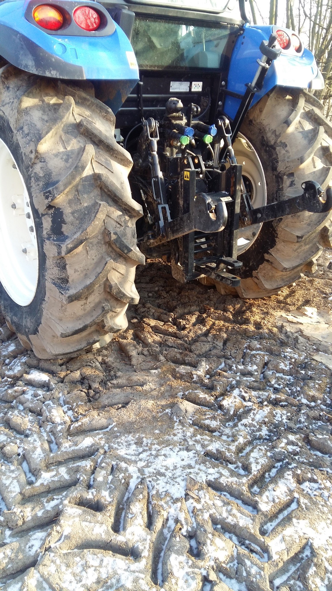 Ciągnik rolniczy NEW HOLLAND — zdjęcie 7