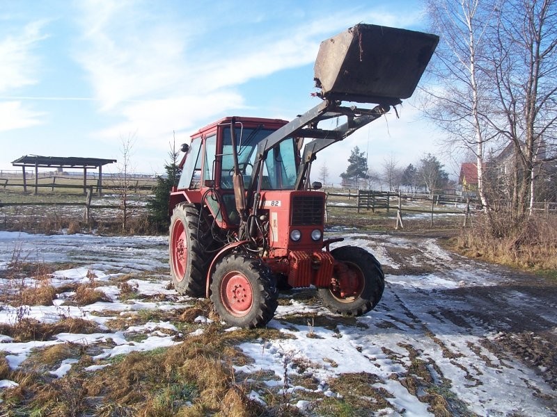 MTZ-82 Z ŁADOWACZEM CZOŁOWYM — zdjęcie 2