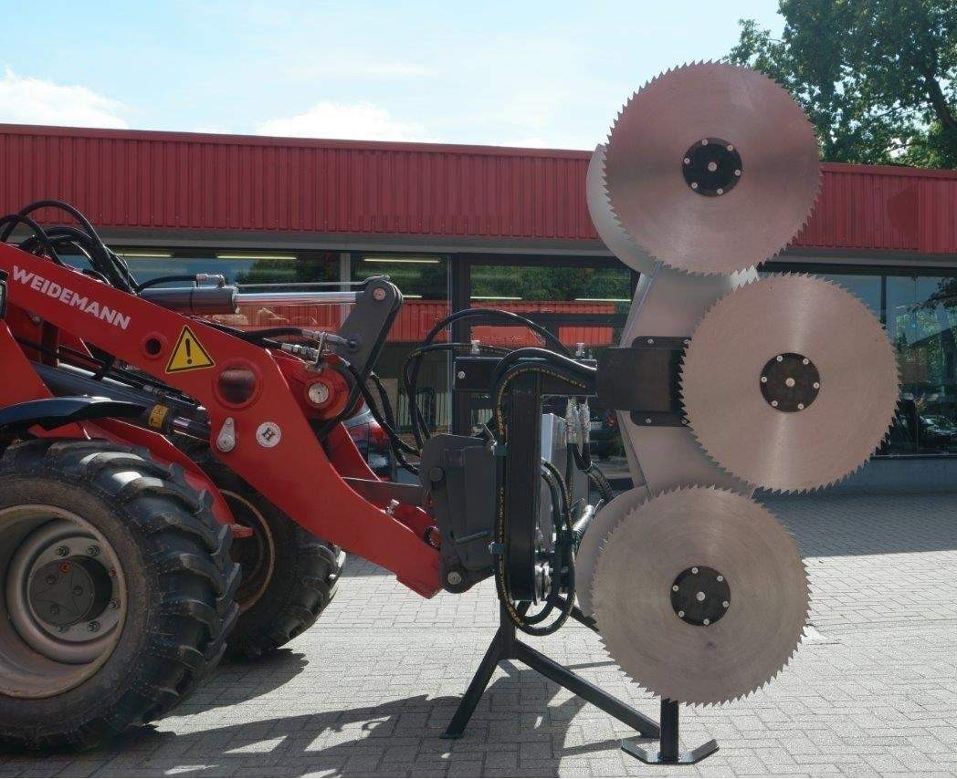 Piła 3-tarczowa na ramieniu. Szerokość robocza 175 cm  — zdjęcie 1
