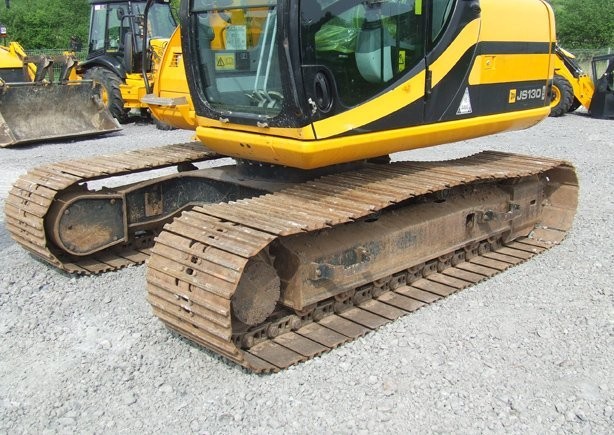 Koparki gąsienicowe: JCB JS 130 LC z roku 2008 — zdjęcie 3