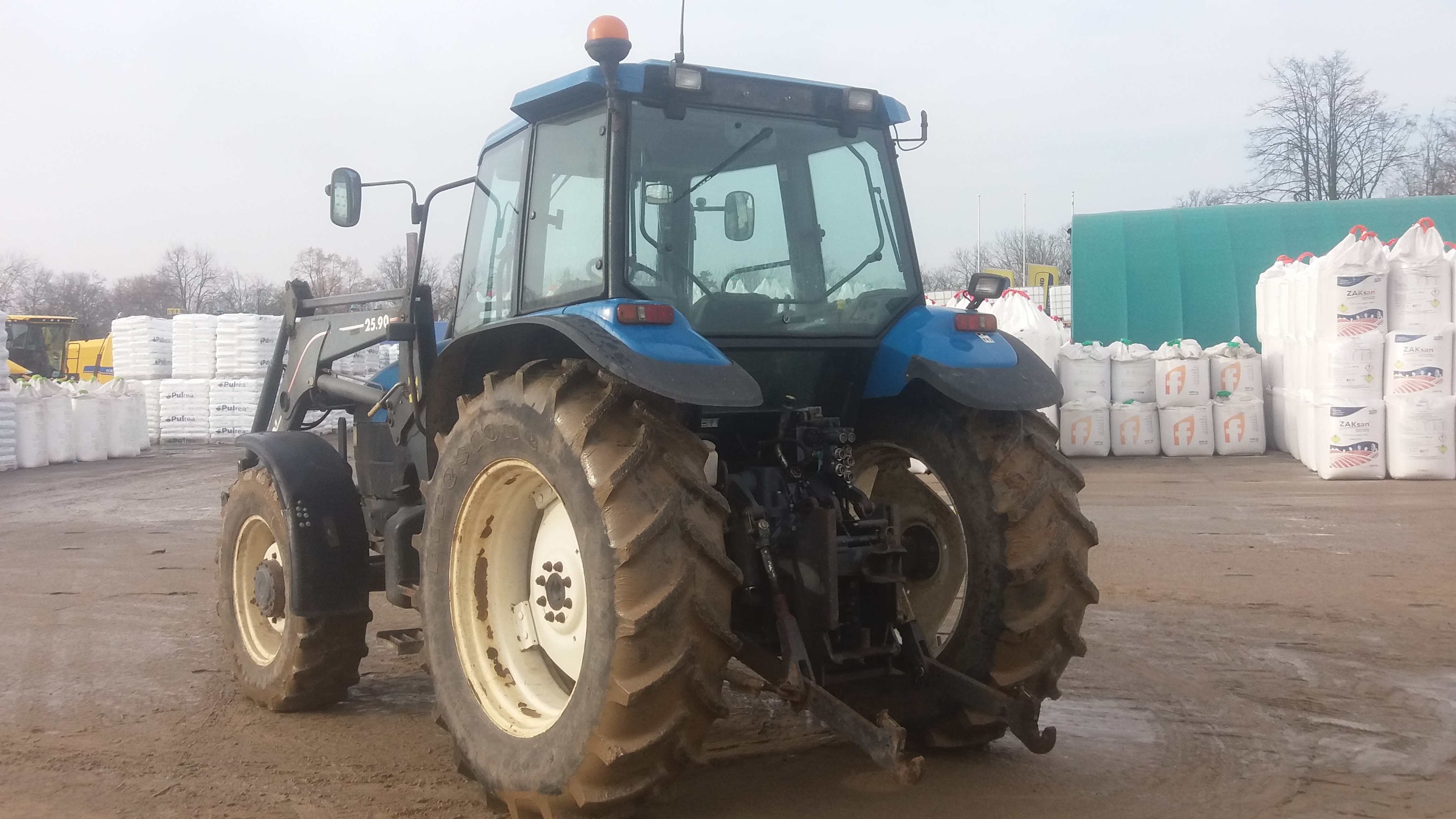 Ciągnik rolniczy New Holland 8260 — zdjęcie 2
