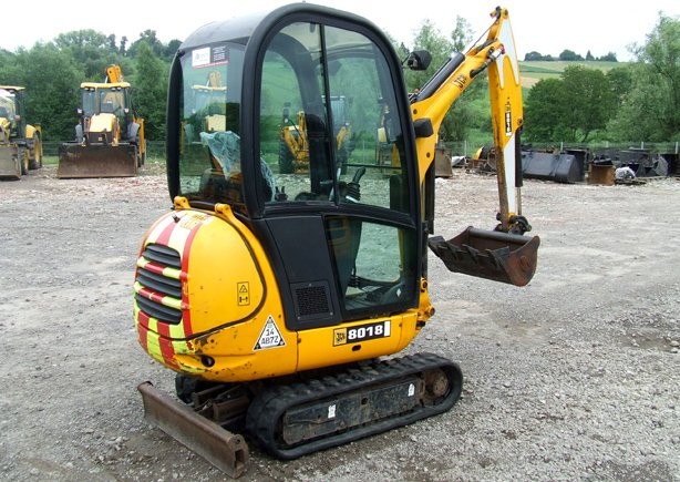 Minikoparka JCB 8018 z roku 2010..... — zdjęcie 3