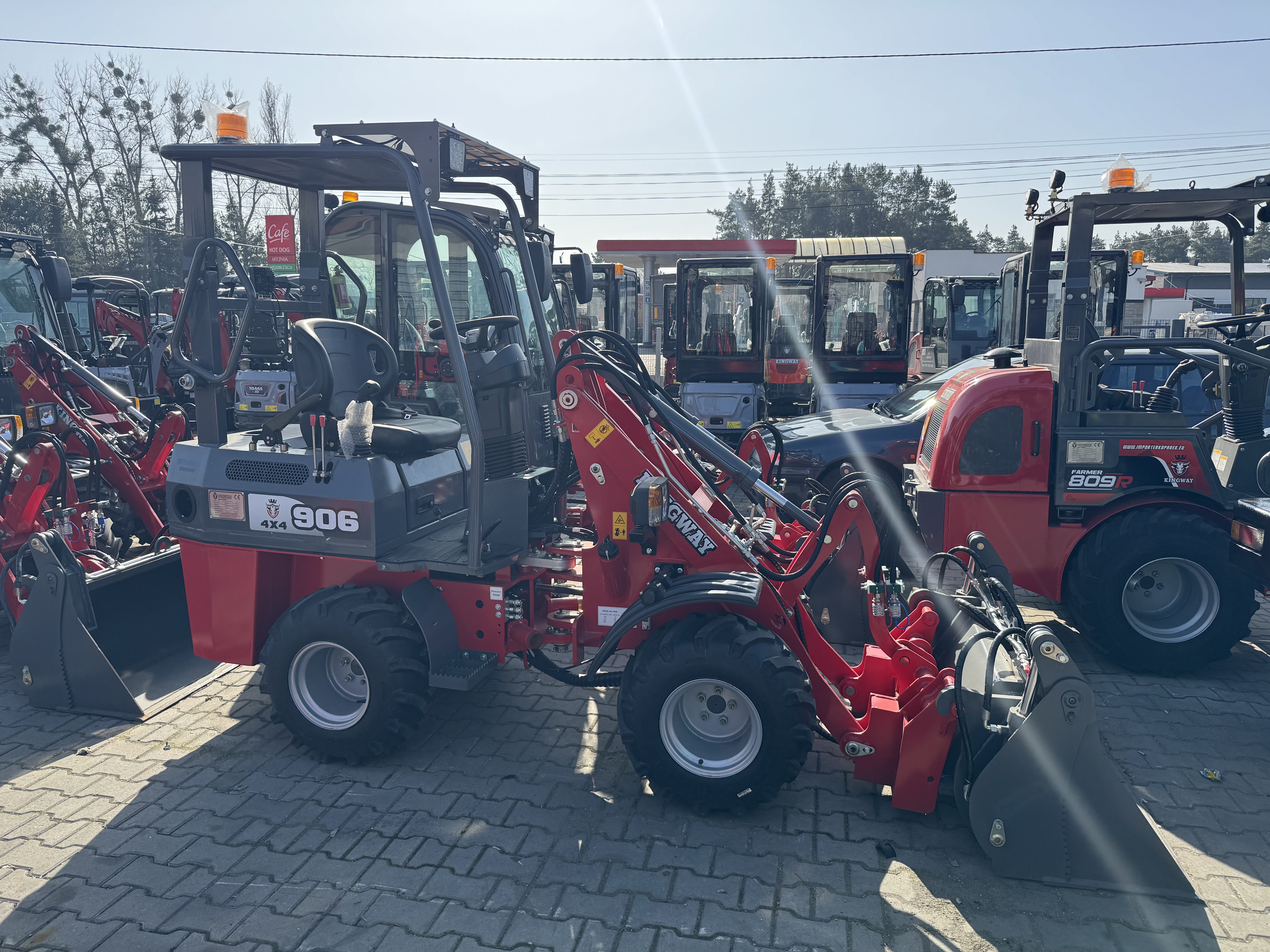 Ładowarka przegubowa KINGWAY 906  udźwig 700 kg silnik Perkins — zdjęcie 7