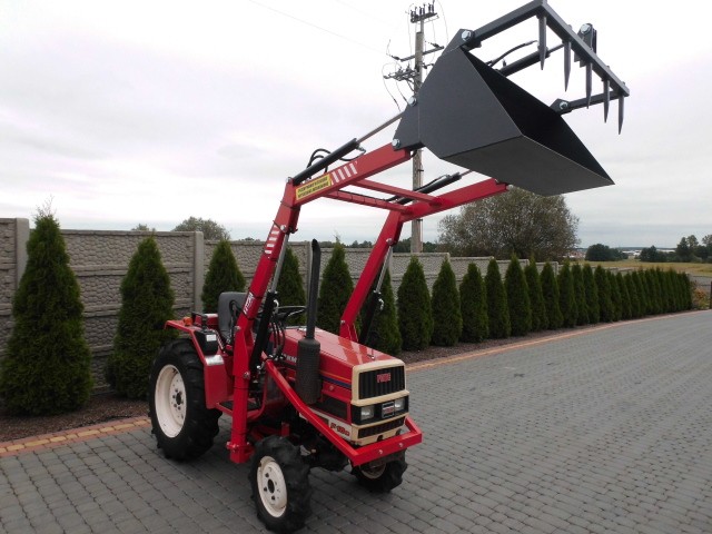 Yanmar F 16 4x4 16KM + ładowacz czołowy tur łyżka krokodyl — zdjęcie 4