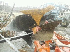 Pług 4-skibowy obrotowy KUHN z wałem kaberlna paker — zdjęcie 4