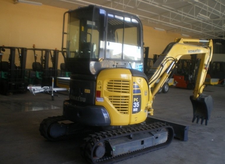 Komatsu PC35MR-2 Mini koparka — zdjęcie 5
