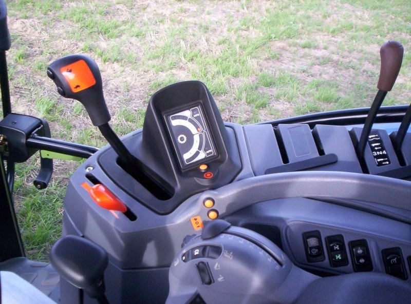 New Holland TS135A — zdjęcie 3