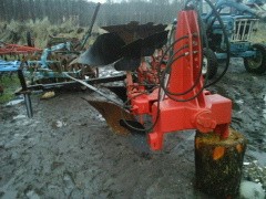 Pług 4-skibowy obrotowy KUHN z wałem kaberlna paker — zdjęcie 2