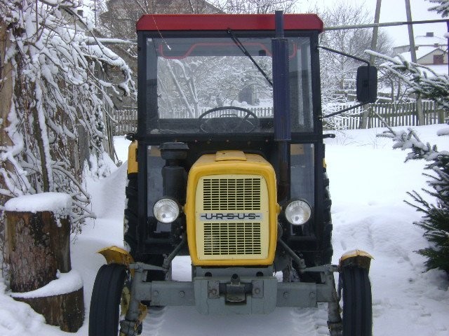 Ursus C-330M — zdjęcie 1