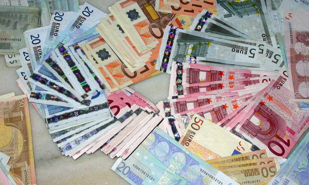 Tocmai v-am văzut adresa de e-mail și vreau să vă spun că vă pot ajuta