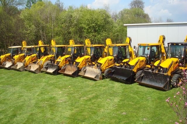 SPRZEDAŻ MASZYN BUDOWLANYCH JCB — zdjęcie 1