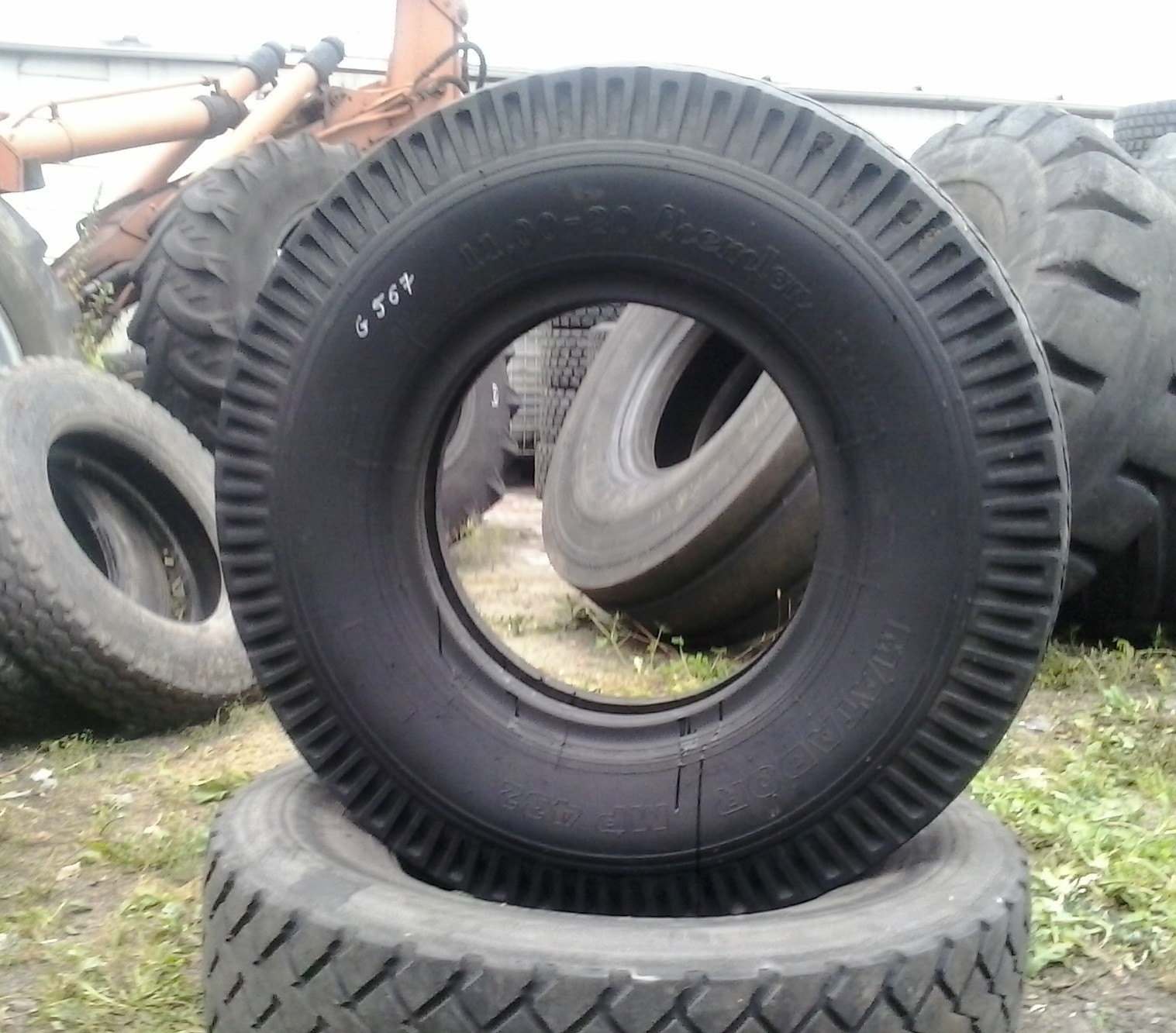(G567) Opona 11.00 R20 Matador — zdjęcie 1