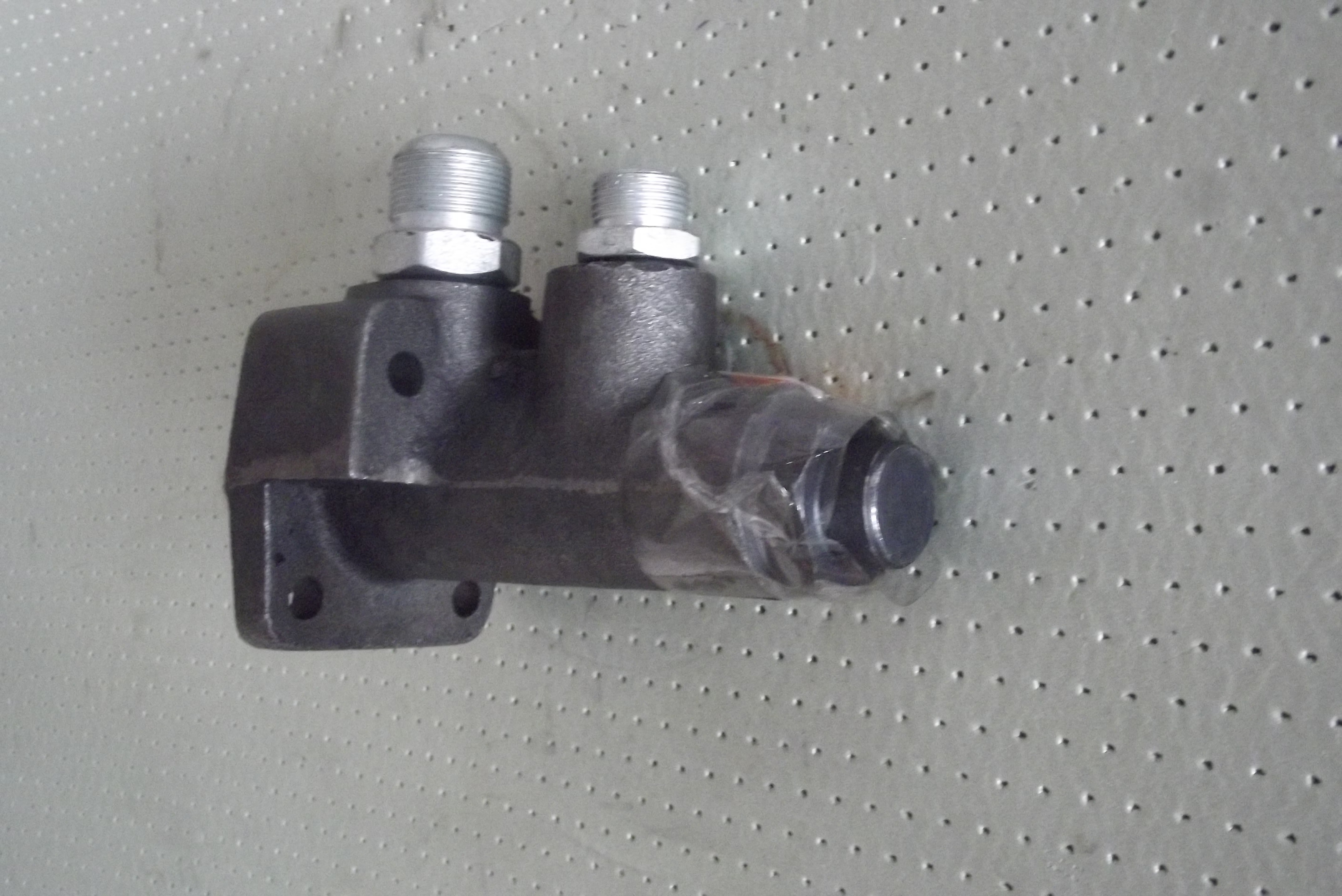 Zawór pompy hydraulicznej LTZ ORYGINAŁ — zdjęcie 3