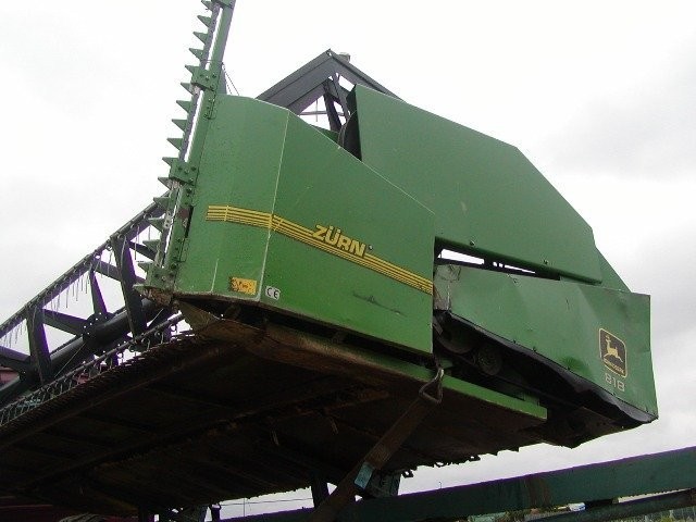 John Deere 2258 rok 2001 — zdjęcie 1