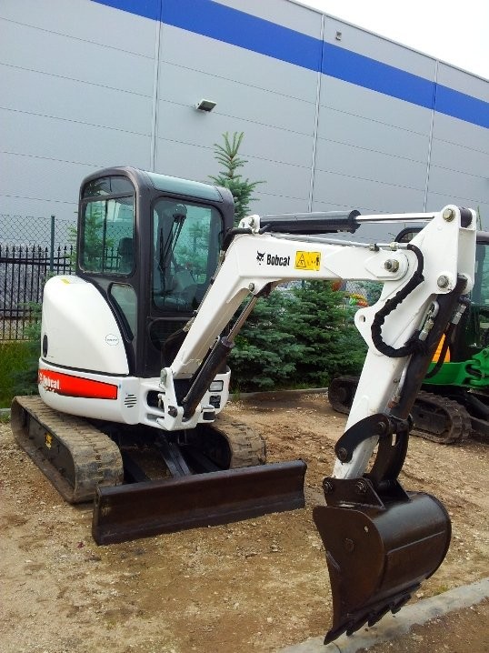 BOBCAT 425 ZTS 2008 28km 1700mth -- koparka leasin — zdjęcie 3