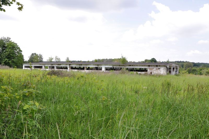 Działka rolna 1,7 ha z halą (do remontu)700 m.kw. — zdjęcie 1