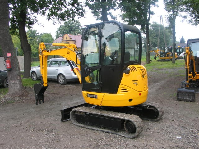 JCB 8025zts z 2006 roku - okazja — zdjęcie 6