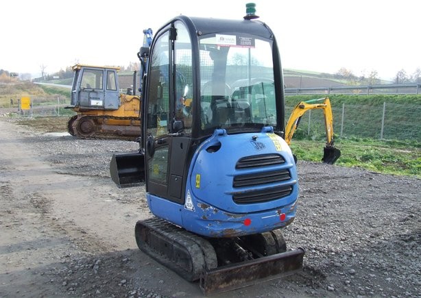 Minikoparka gąsienicowa JCB 8018 z roku 2008 — zdjęcie 2