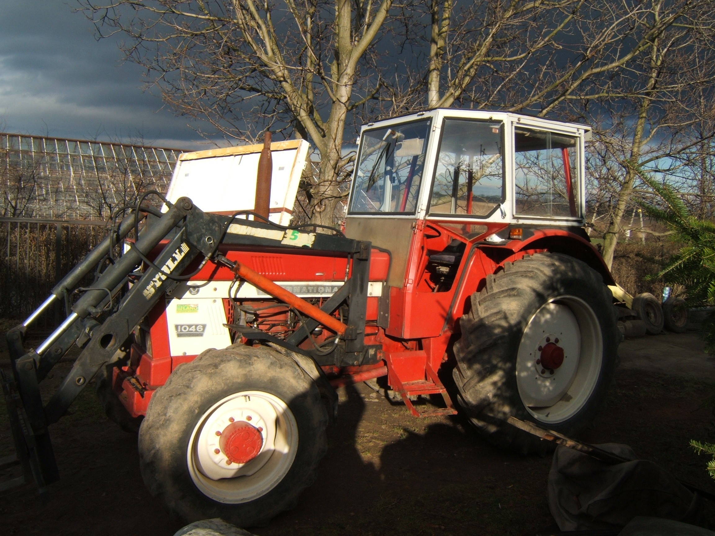 INTERNATIONAL1046/CASE,4X4,105KM,Z łADOWACZEM,SPROW.Z NIEMIEC. — zdjęcie 1