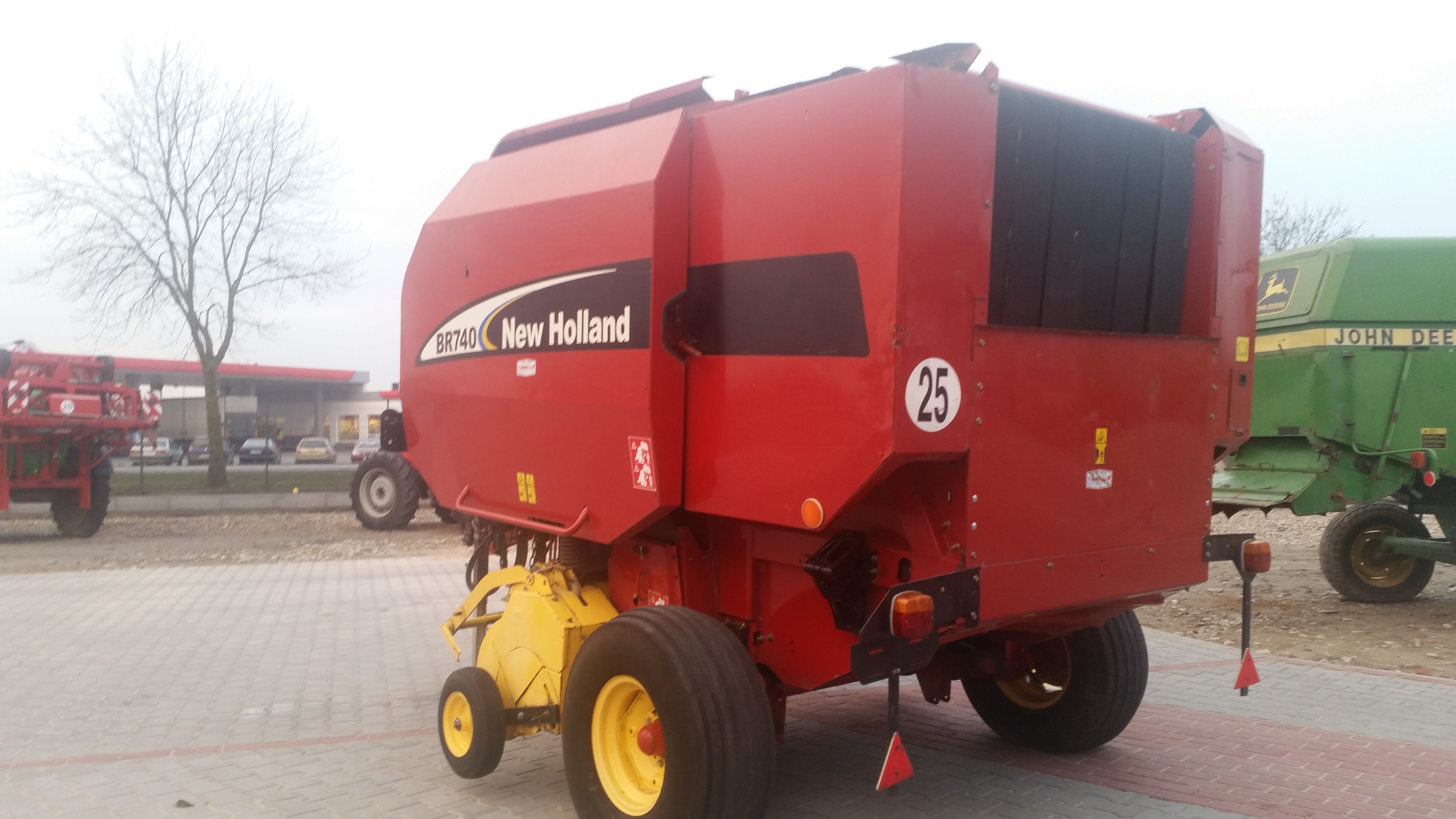 New Holland BR 740 Prasa rolująca — zdjęcie 4