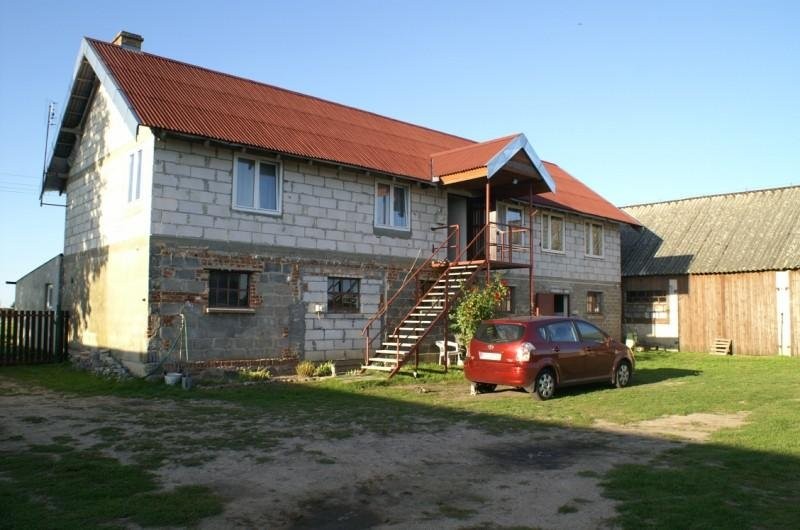 Siedlisko z zabudowaniami w okolicy Poznania — zdjęcie 2