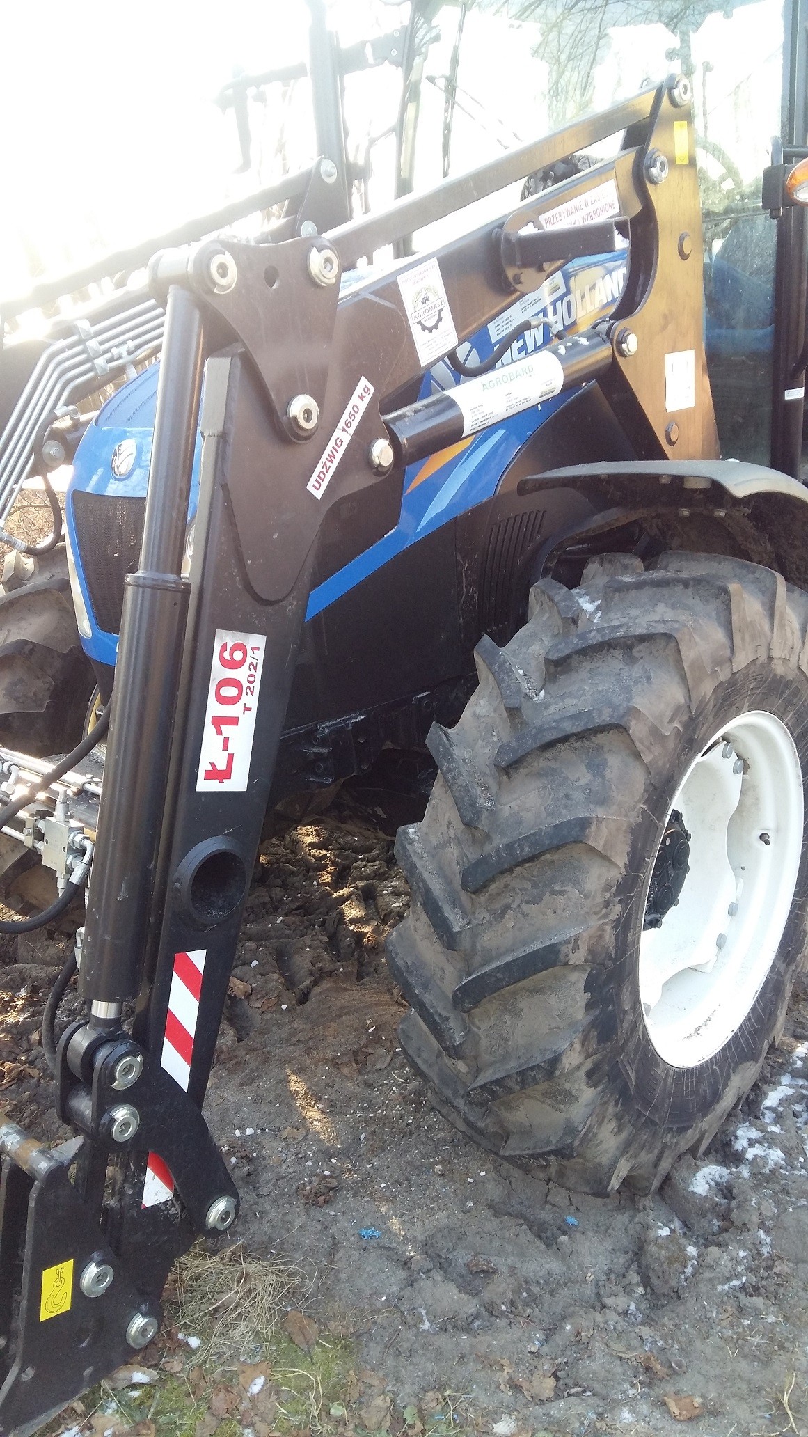 Ciągnik rolniczy NEW HOLLAND — zdjęcie 6