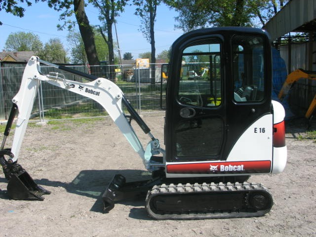 Koparka Bobcat E16 - 2013 rok - niski przebieg — zdjęcie 1