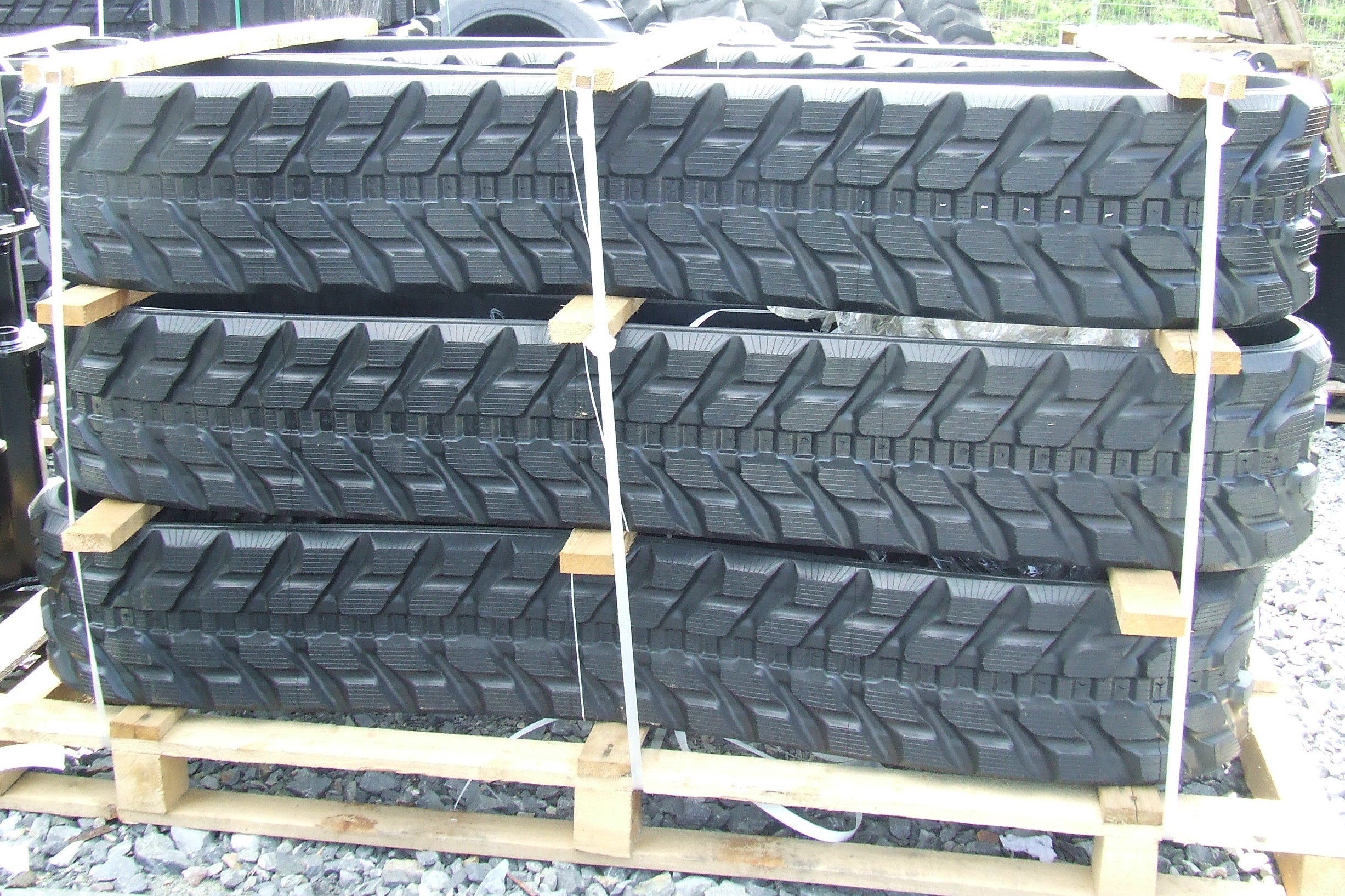 Gąsienica  gumowa 300X52.5X78 Brigstone Core- Tech Denison — zdjęcie 1