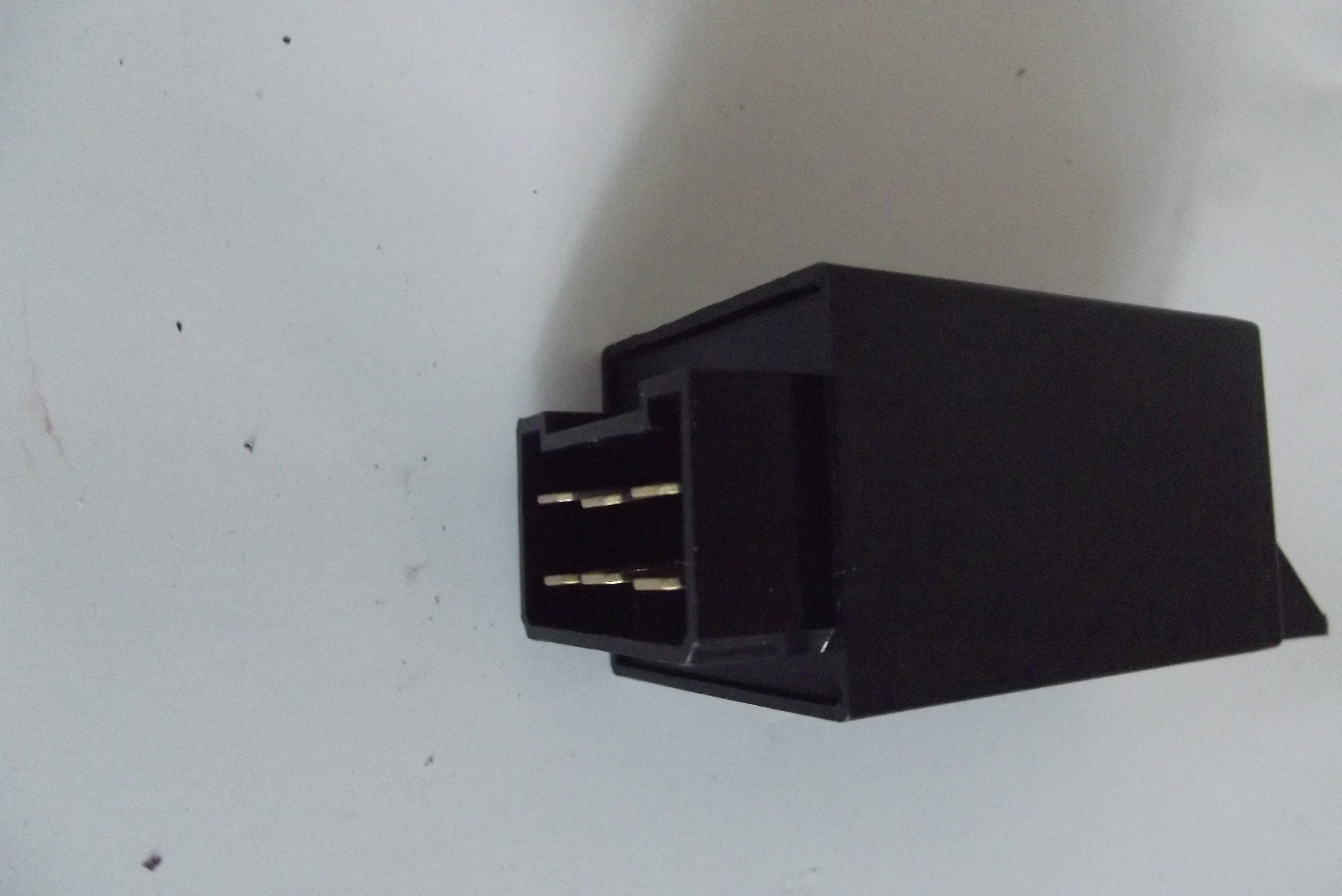 Przerywacz kierunkowskazów URSUS C 330/C360/C385 — zdjęcie 2