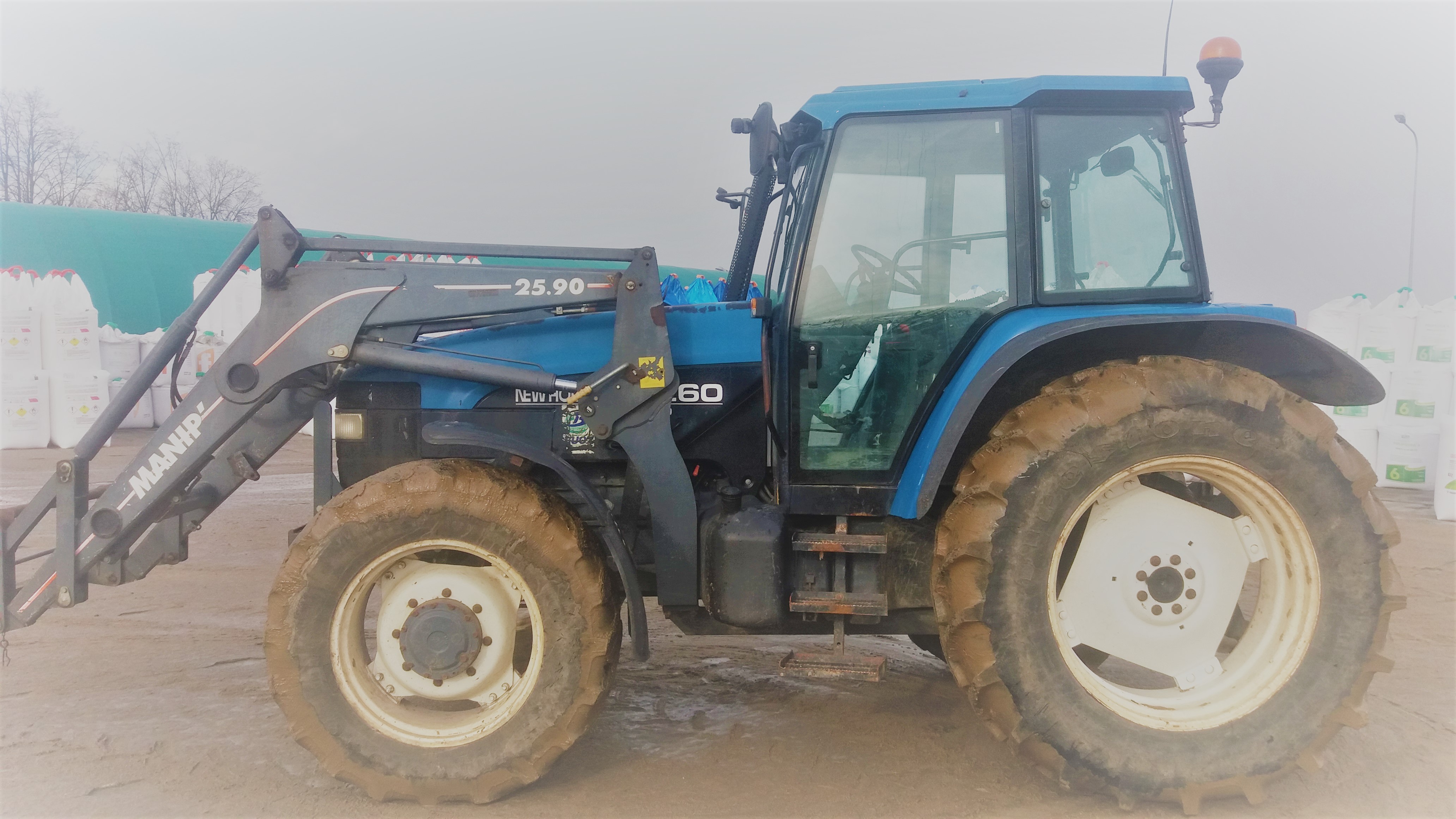 Ciągnik rolniczy New Holland 8260 — zdjęcie 1