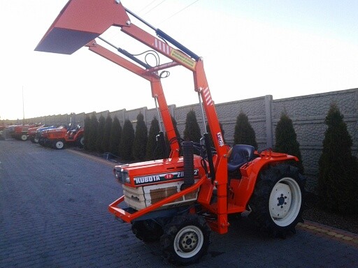 Kubota B 1702 17KM 4x4+Ładowacz czołowy TUR — zdjęcie 3