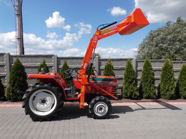 Kubota L-185+Ładowacz czołowy TUR 4x4 super stan Kubota Iseki Yanmar — zdjęcie 1