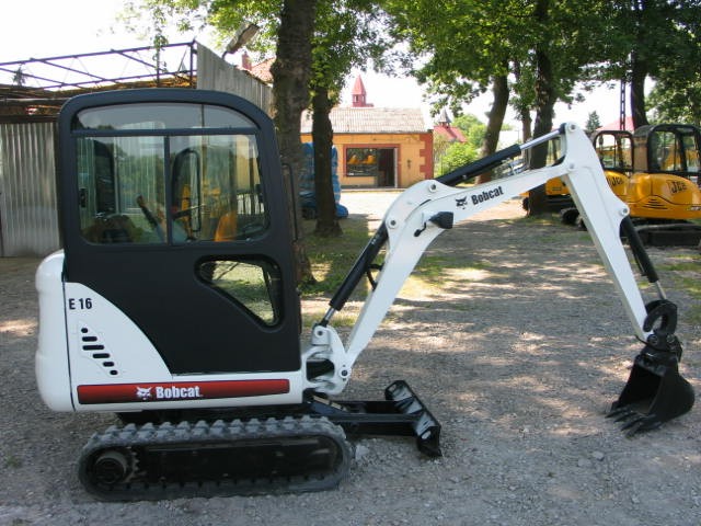 Sprzedam koparkę Bobcat E16 z 2013 roku — zdjęcie 3
