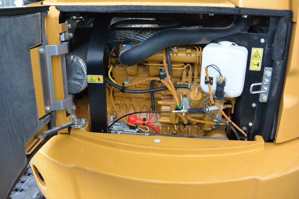 Caterpillar 305E - minikoparka — zdjęcie 4