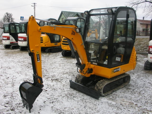 Sprzedam JCB 8015 z 2004 roku - mini koparka — zdjęcie 2