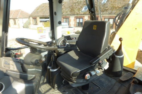 JCB 3CX koparko-ładowarka — zdjęcie 2