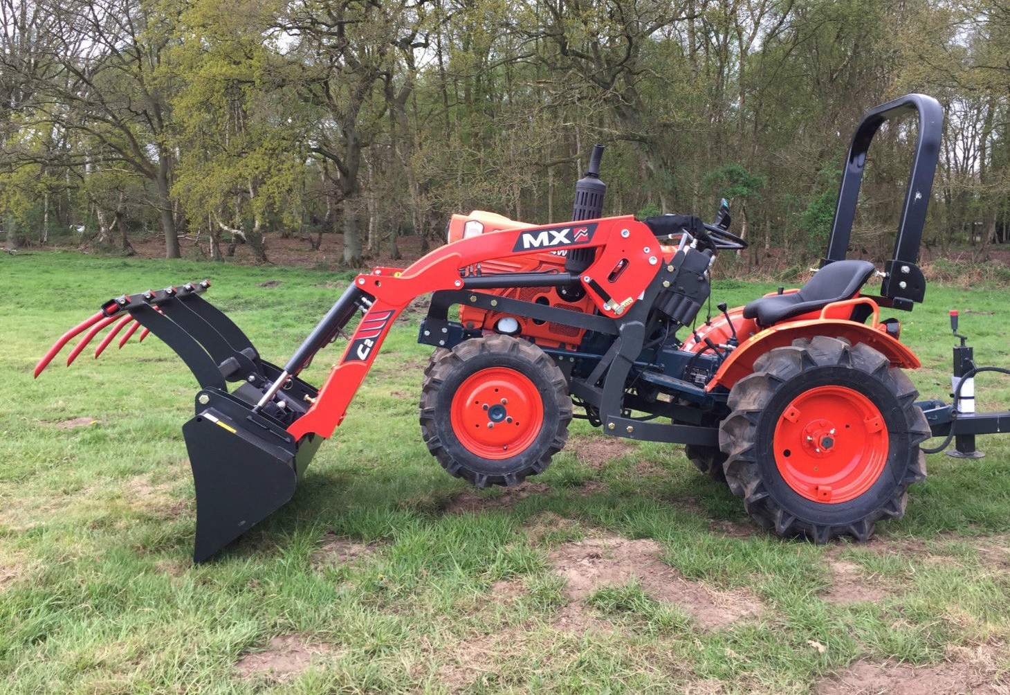 Kubota BD-7100 MX-C2 z ładowaczem czołowym  — zdjęcie 3