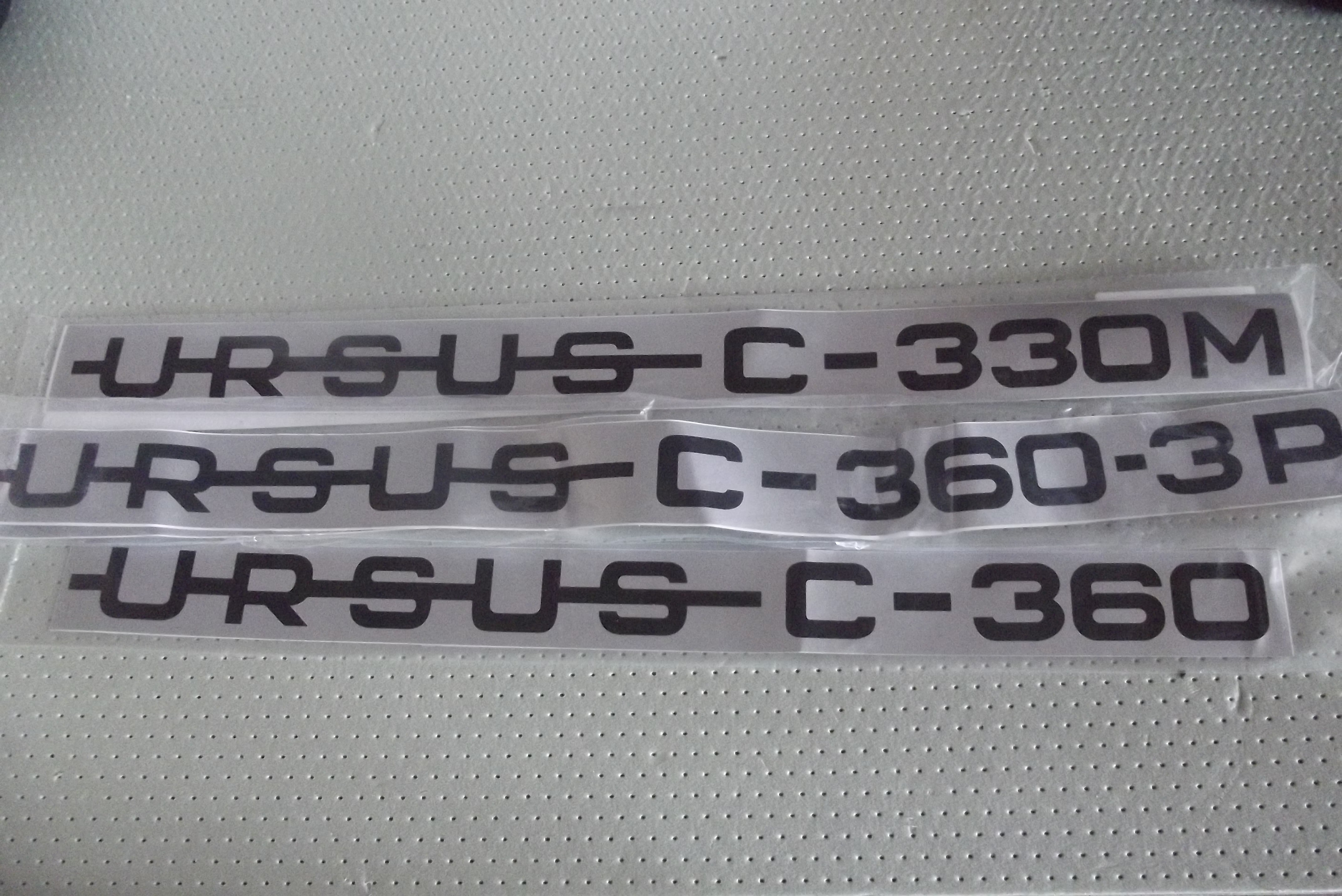 Emblematy URSUSU C330/360/360-P (komplet)